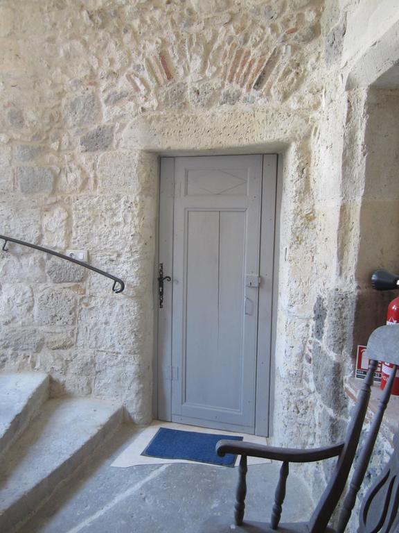 Chambre D'Hotes La Tour De Brazalem Nérac Стая снимка