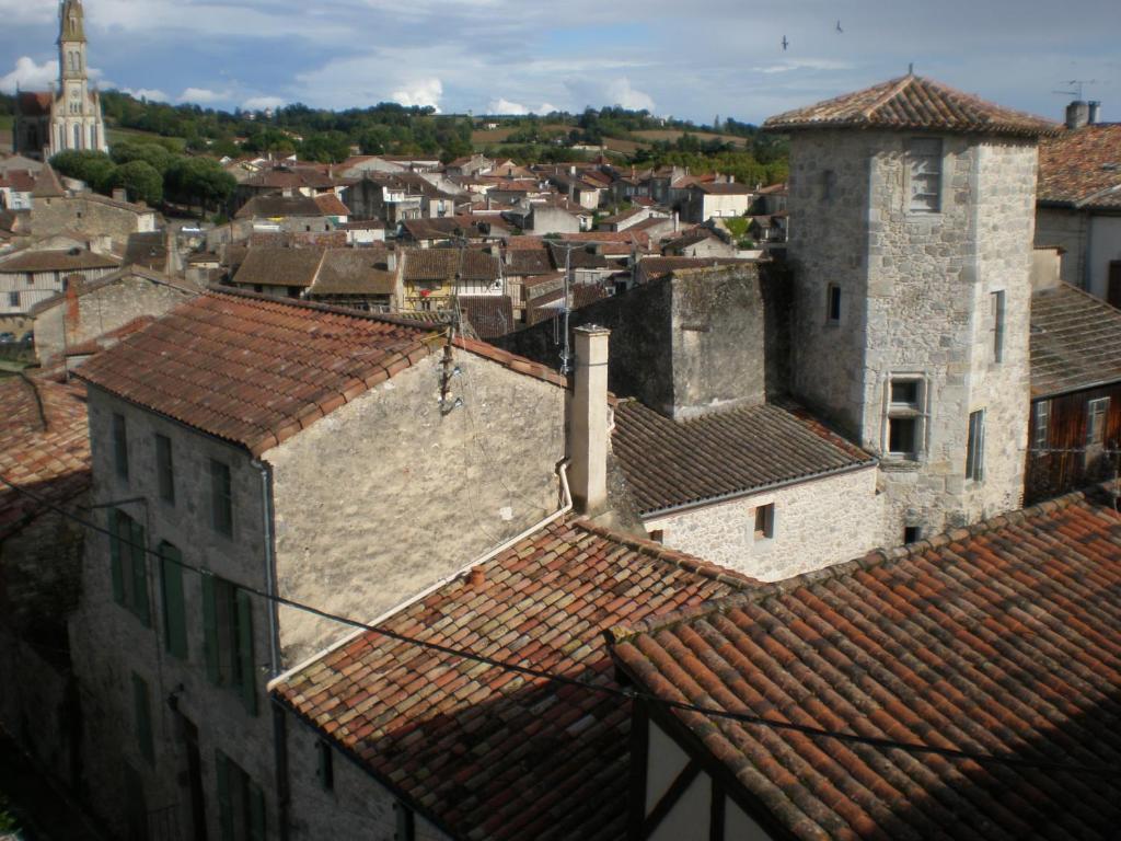 Chambre D'Hotes La Tour De Brazalem Nérac Екстериор снимка
